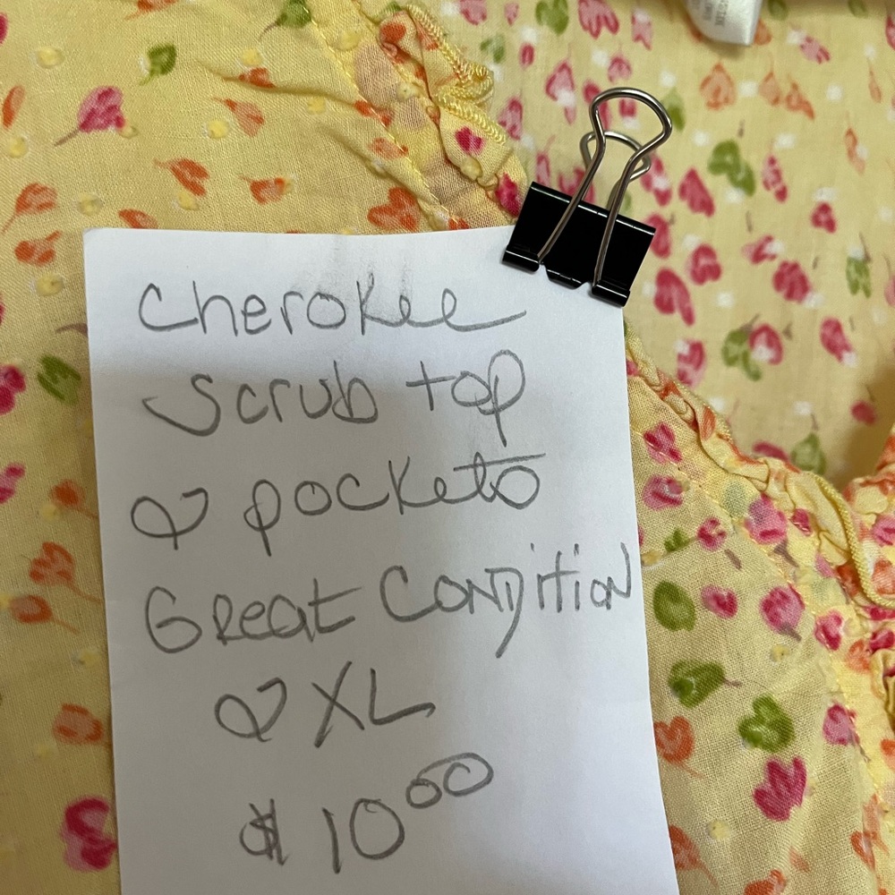 Women’s gently used scrubs. All info about them are on the tag. Thank you.